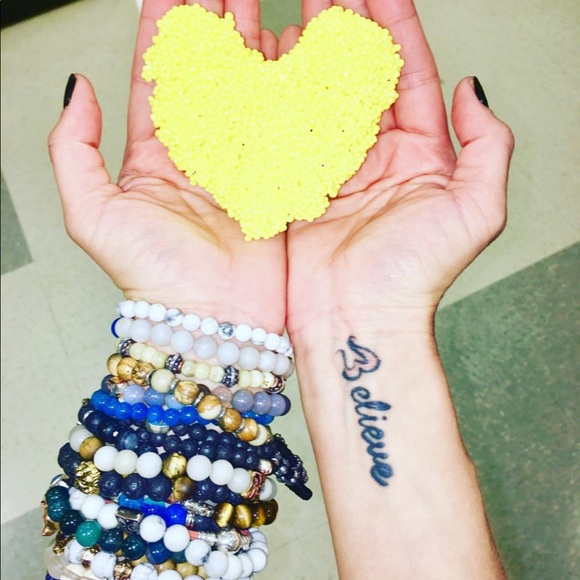 Bracelets - Picture 3 of 8